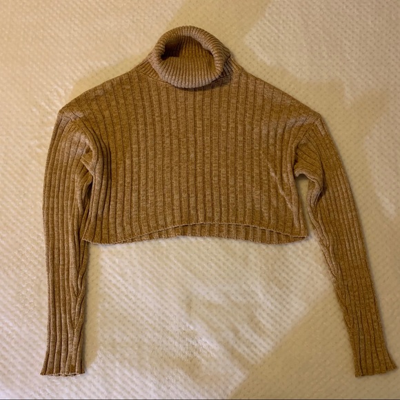 Forever 21 Cropped Sweater - Picture 2 of 2